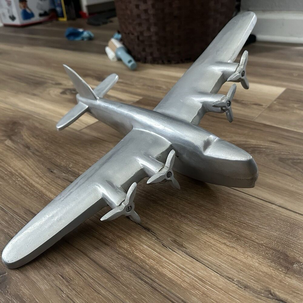17.5" Large Vintage B-17 Flying Fortress Solid Aluminum Desktop Bomber Model